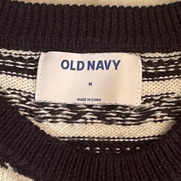FAIR ISLE SWEATER • SIZE MEDIUM • OLD NAVY - Picture 3 of 7